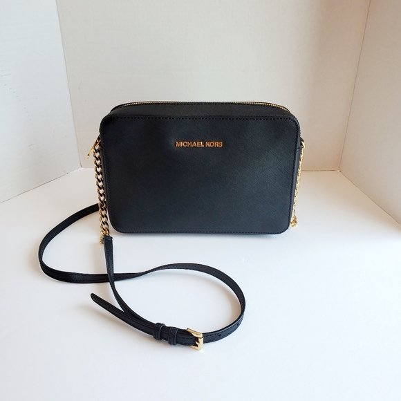 Michael Kors Handbags - Michael Kors Black Jet Set Crossbody